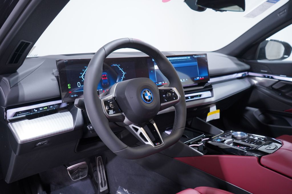 2025 BMW i5 eDrive40 6