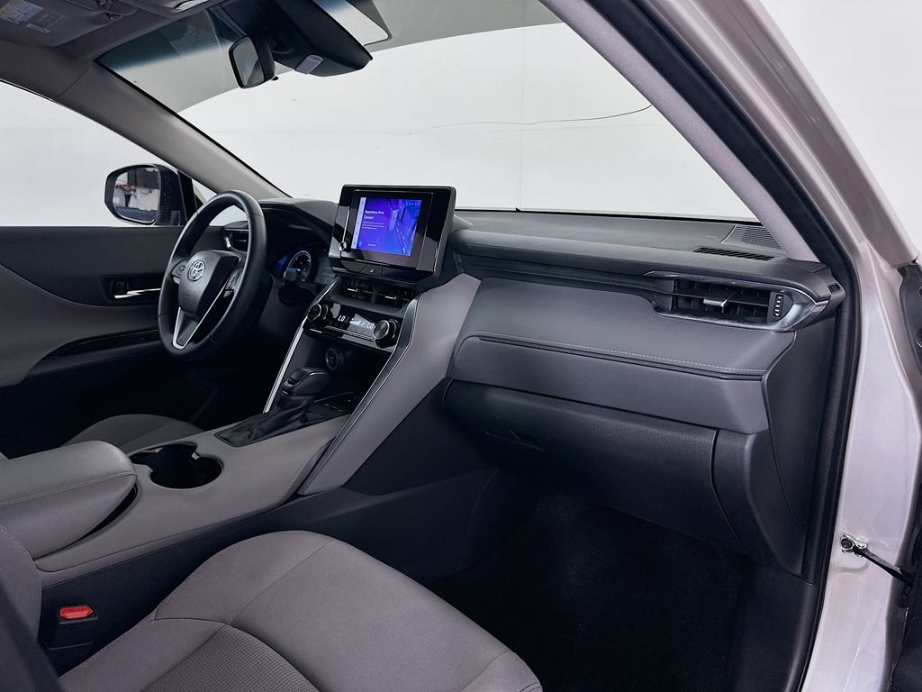 Thumbnail: 2023 Toyota Venza - 28