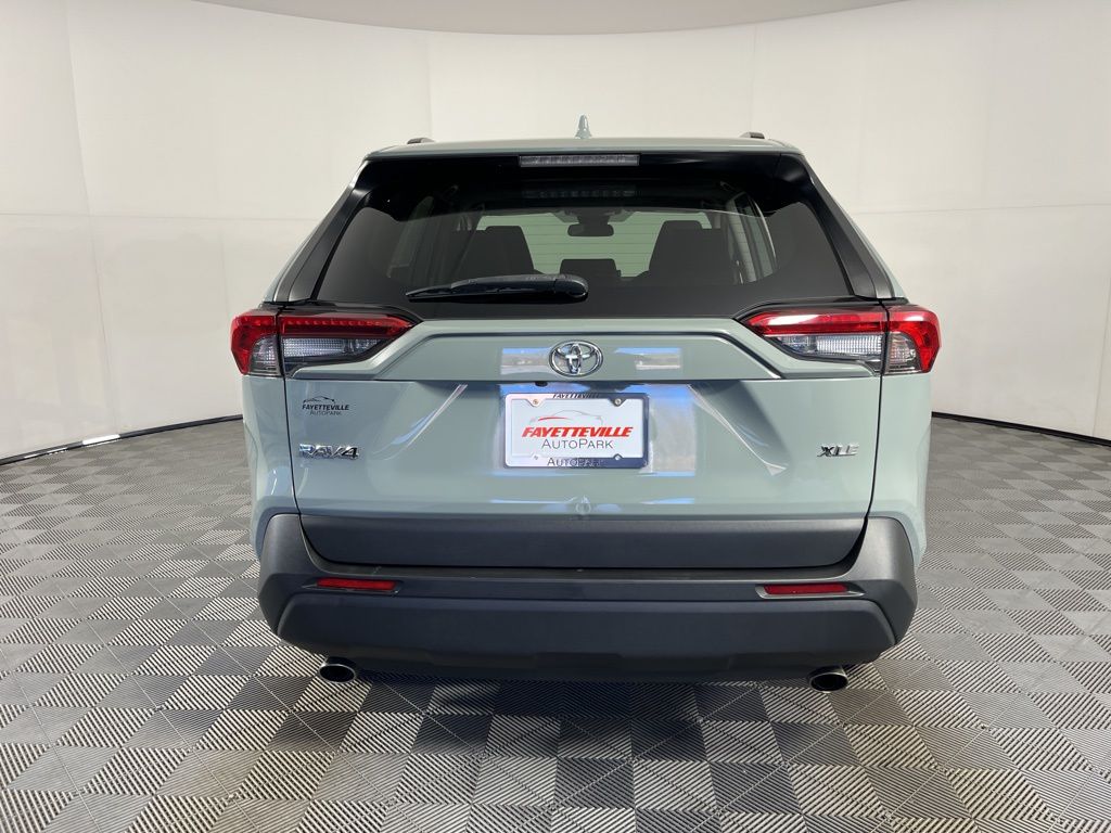 Thumbnail: 2020 Toyota RAV4 - 11