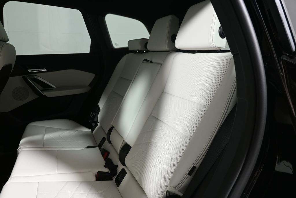 Thumbnail: 2026 BMW X1 - 4