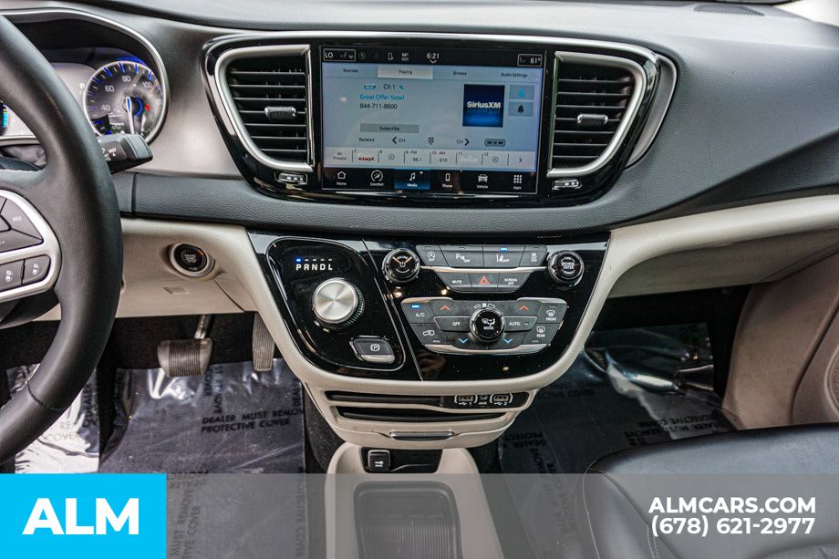 2024 Chrysler Pacifica Touring L photo 41