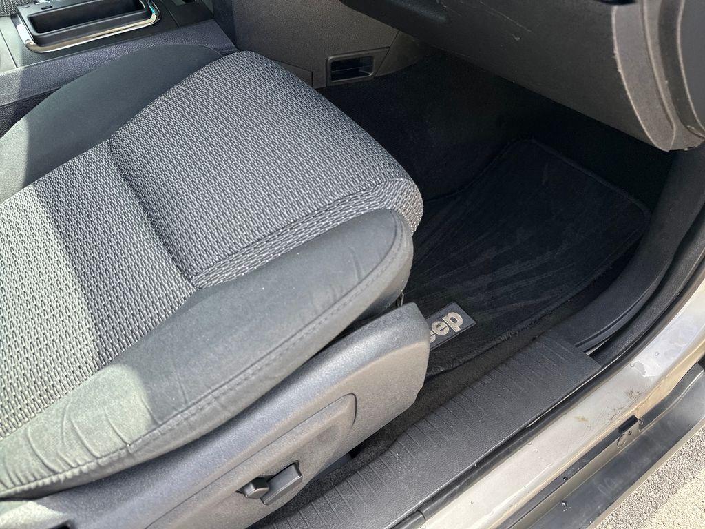 Used Car 2008 Jeep Commander  Sport For Sale Under $10,000 In Austin, Texas