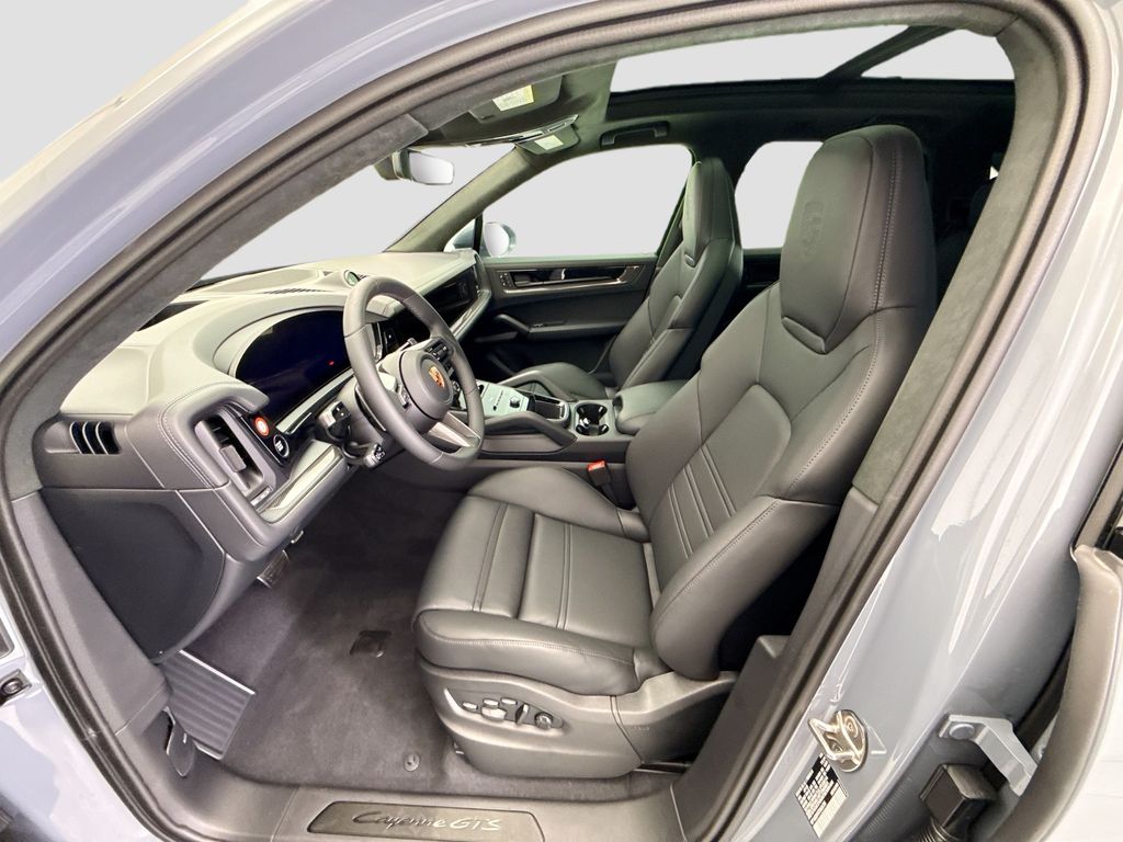 Thumbnail: 2026 Porsche Cayenne - 5