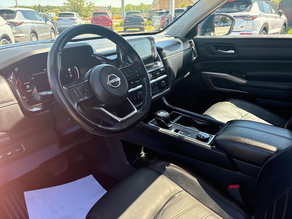 2024 Nissan Pathfinder Platinum Black at South Hills Kia