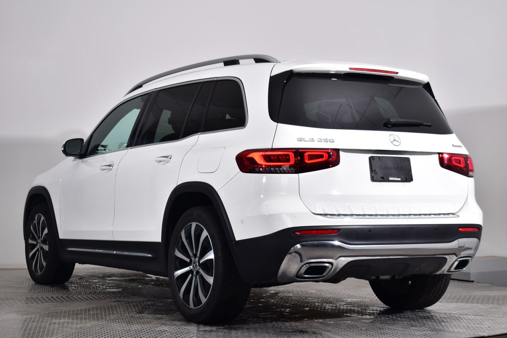 Thumbnail: 2022 Mercedes-Benz GLB - 3