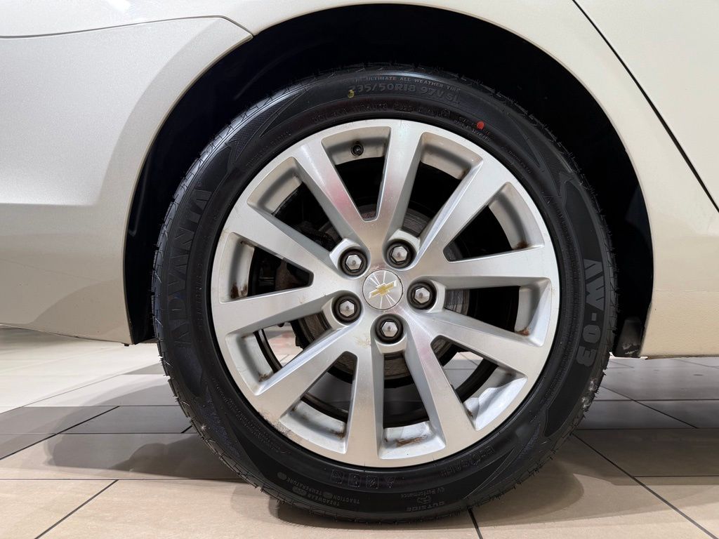Thumbnail: 2016 Chevrolet Malibu - 9