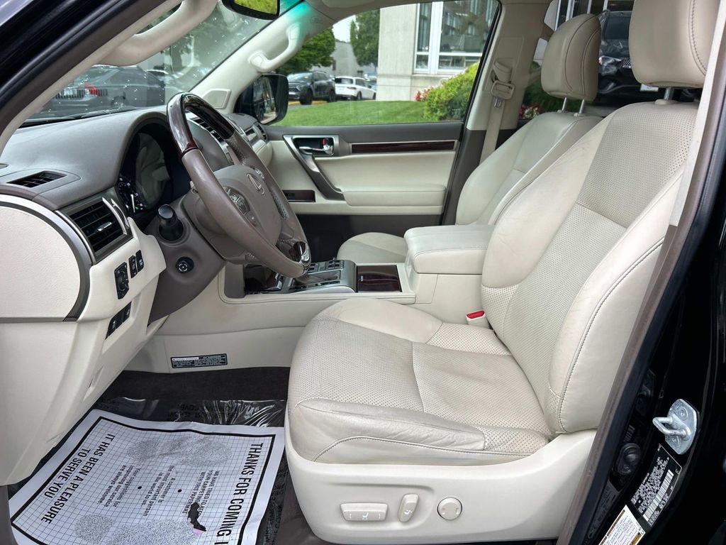 Thumbnail: 2014 Lexus GX - 17