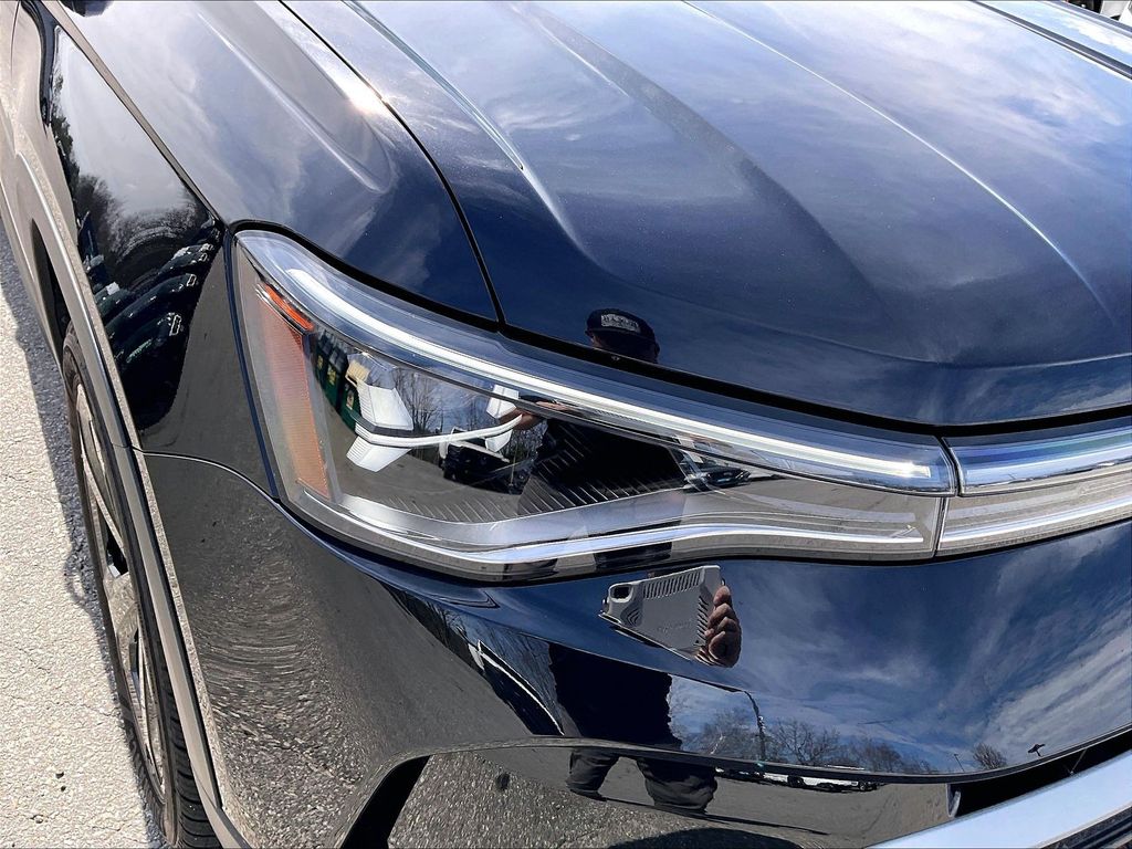 2025 Volkswagen Taos — photo 30