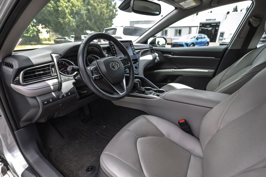 2022 Toyota Camry XLE thumbnail 17