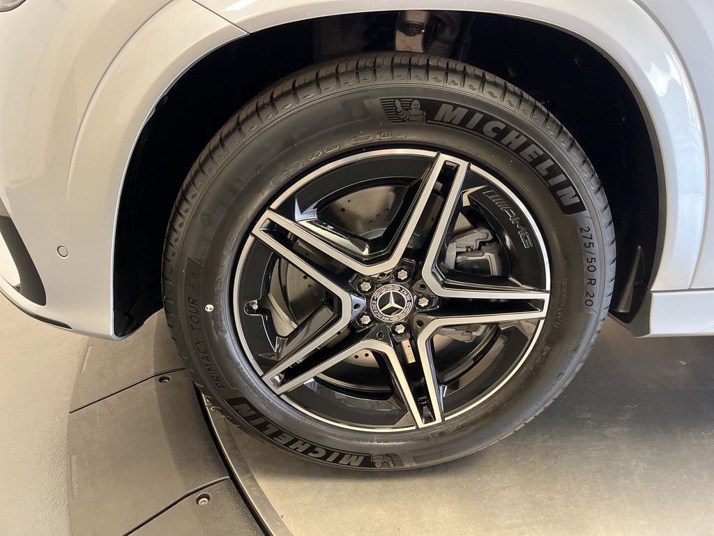 Thumbnail: 2026 Mercedes-Benz GLE - 10