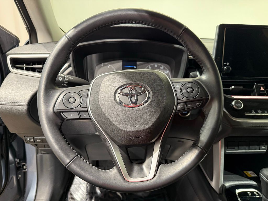 2023 Toyota Corolla Cross LE 22