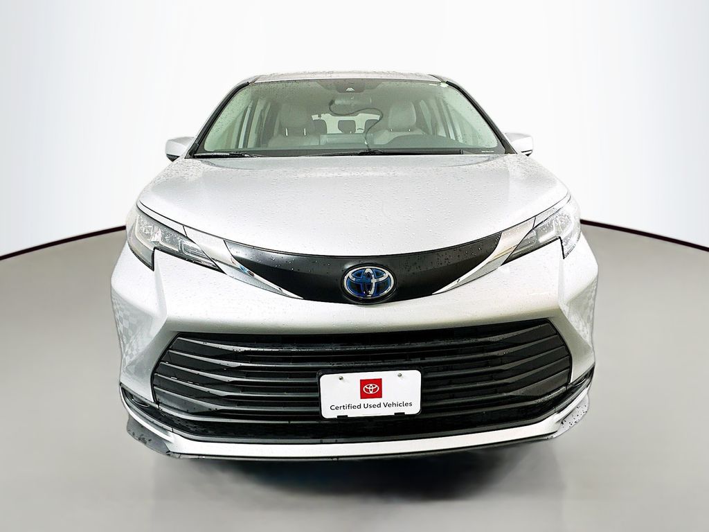 Thumbnail: 2022 Toyota Sienna - 2
