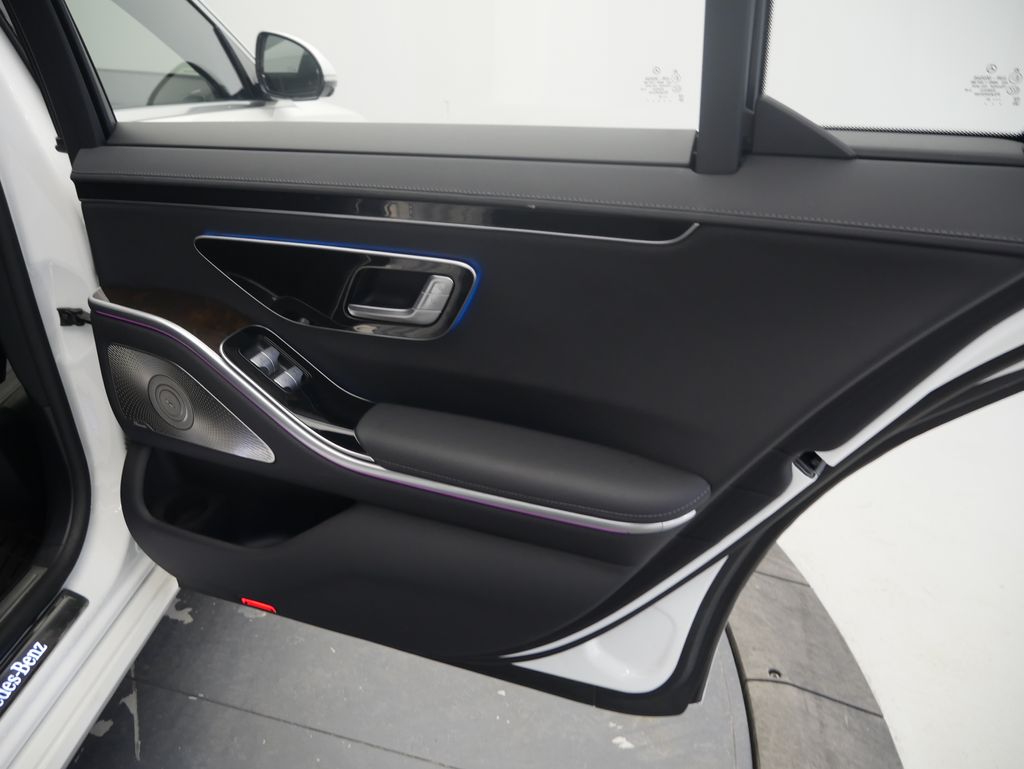 Thumbnail: 2022 Mercedes-Benz S-Class - 29