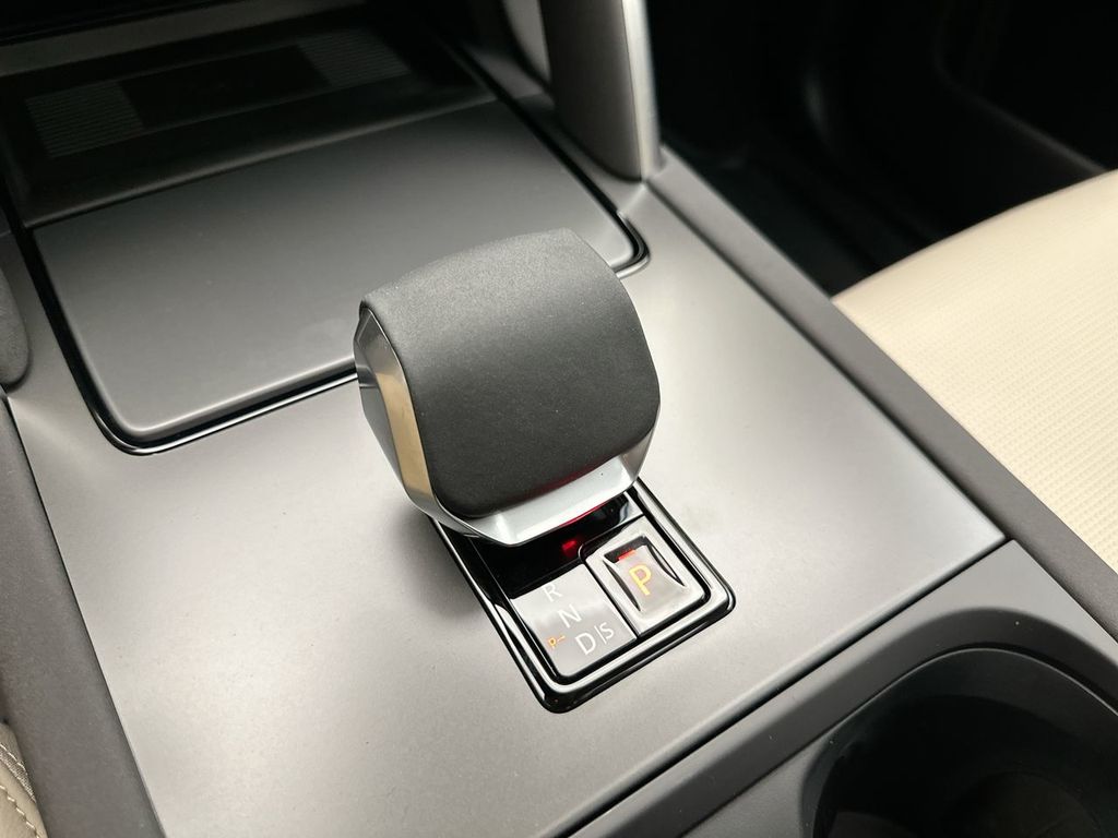 2025 Land Rover Discovery Sport S 11