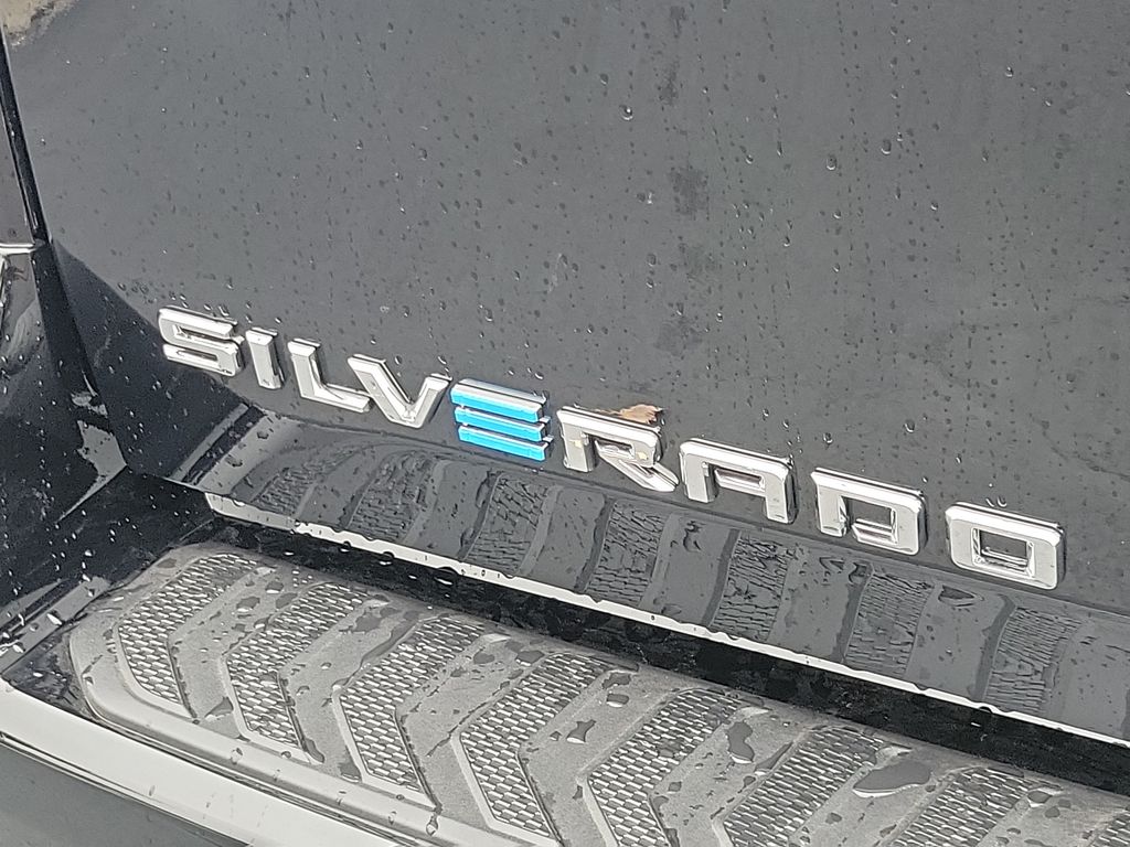 2024 Chevrolet Silverado EV  11