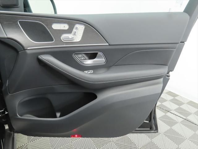 Thumbnail: 2026 Mercedes-Benz GLE - 25