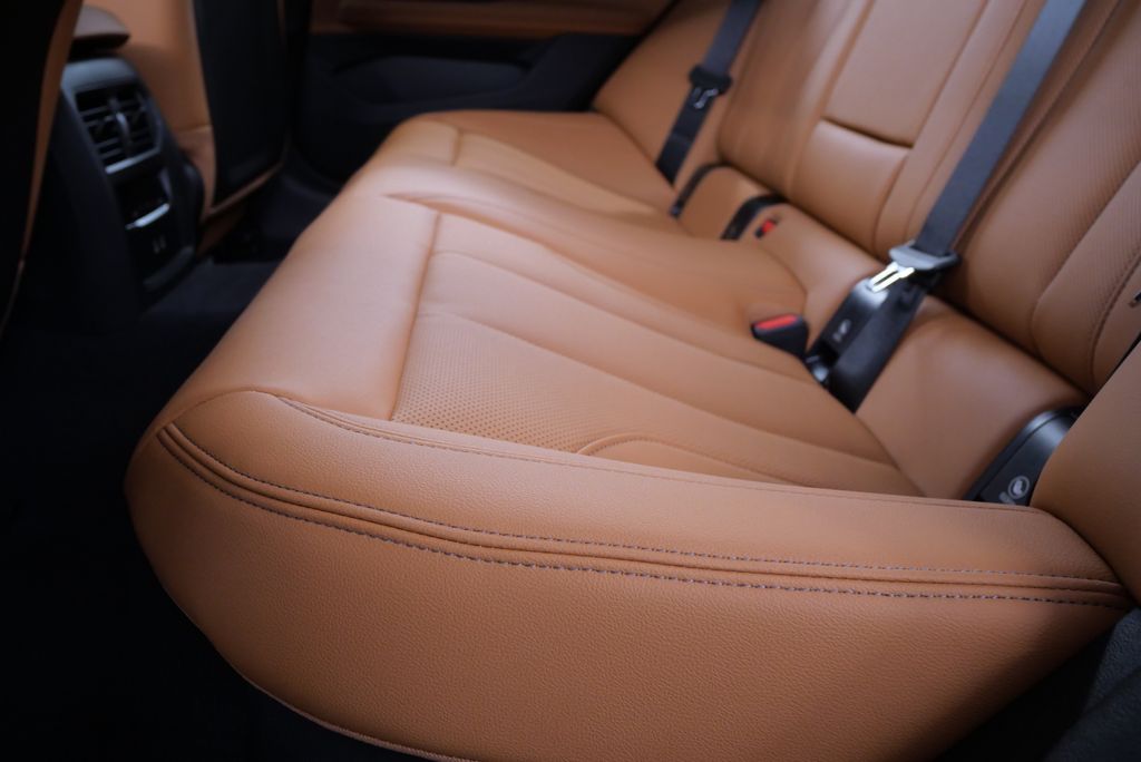 2025 BMW i4 xDrive40 16