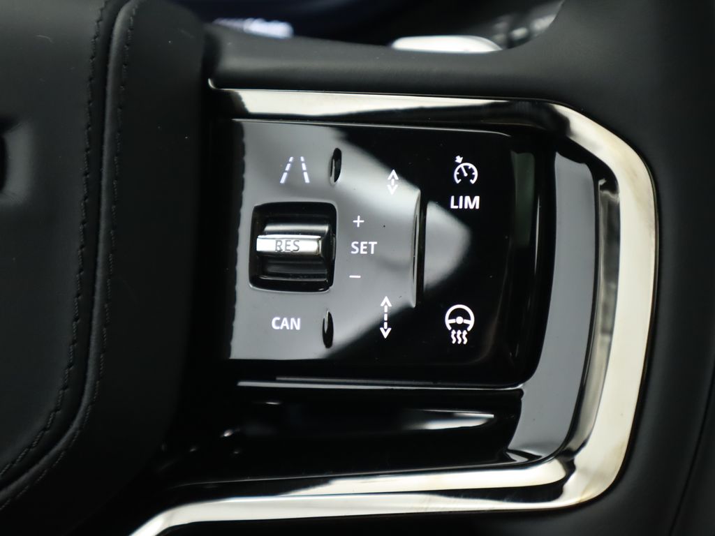 Thumbnail: 2025 Land Rover Range Rover Sport - 13