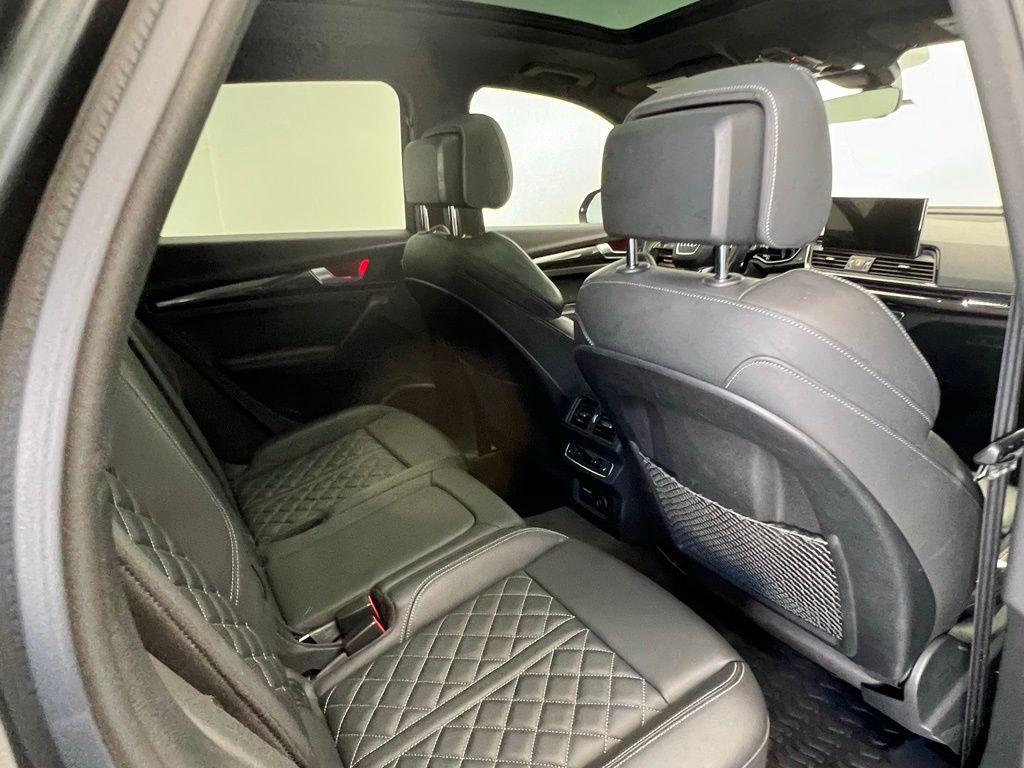 Thumbnail: 2021 Audi SQ5 - 8