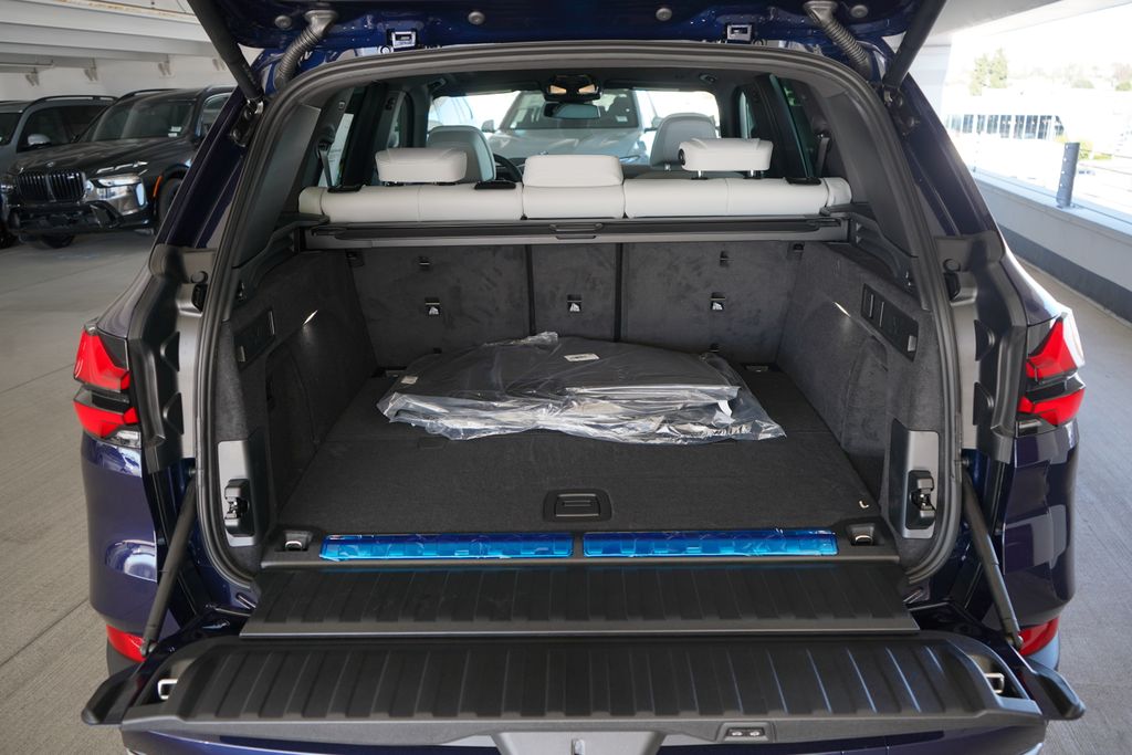 Thumbnail: 2026 BMW X5 - 19