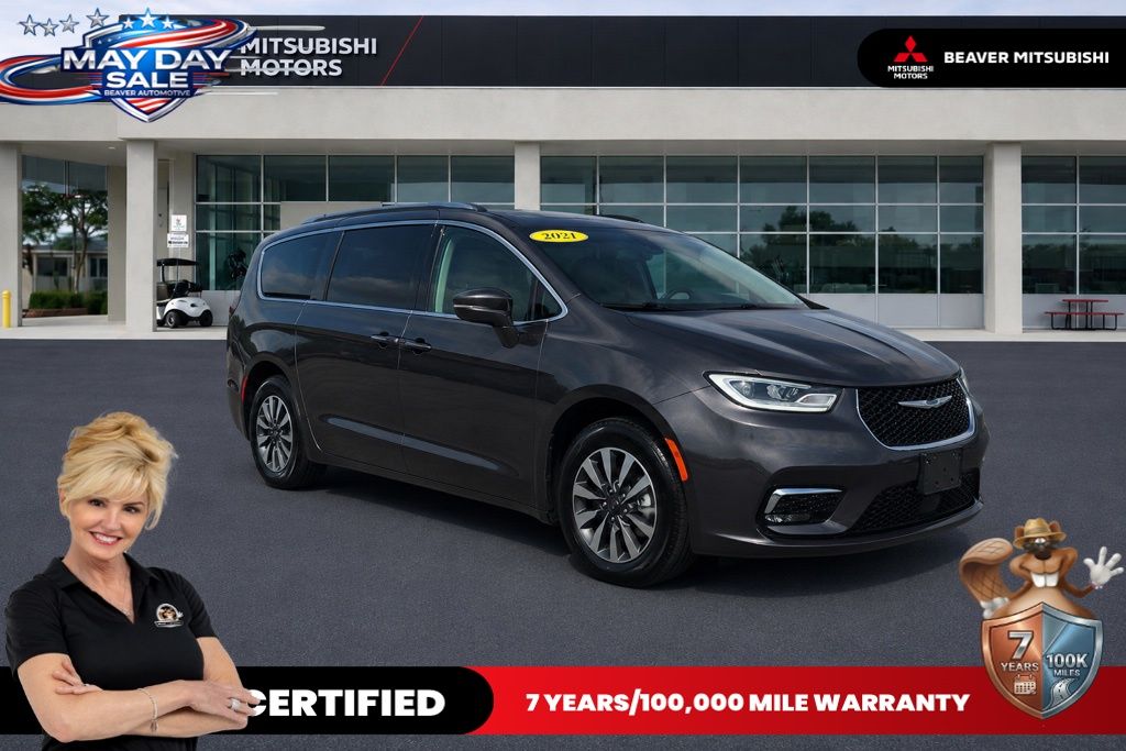 2021 Chrysler Pacifica Hybrid Touring L Hybrid's photo