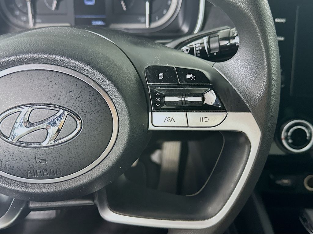 Used 2022 Black Hyundai SEL image 25