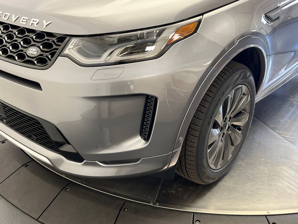 2025 Land Rover Discovery Sport S 9
