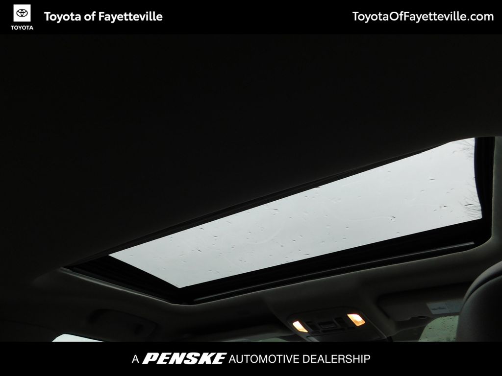 Thumbnail: 2021 Toyota Highlander - 4