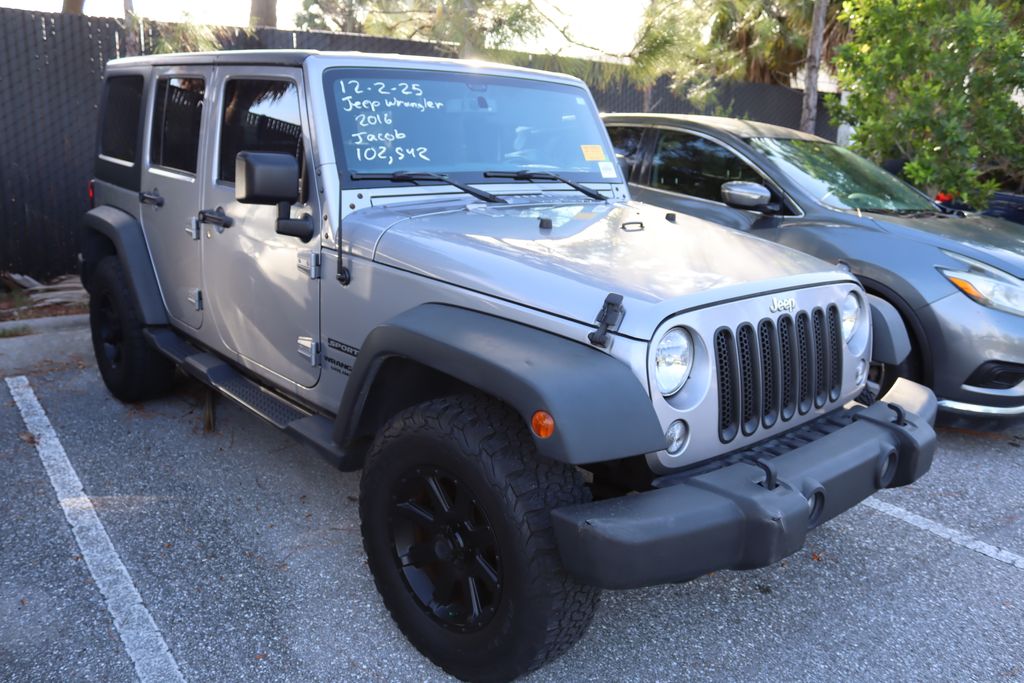 Thumbnail: 2016 Jeep Wrangler - 6