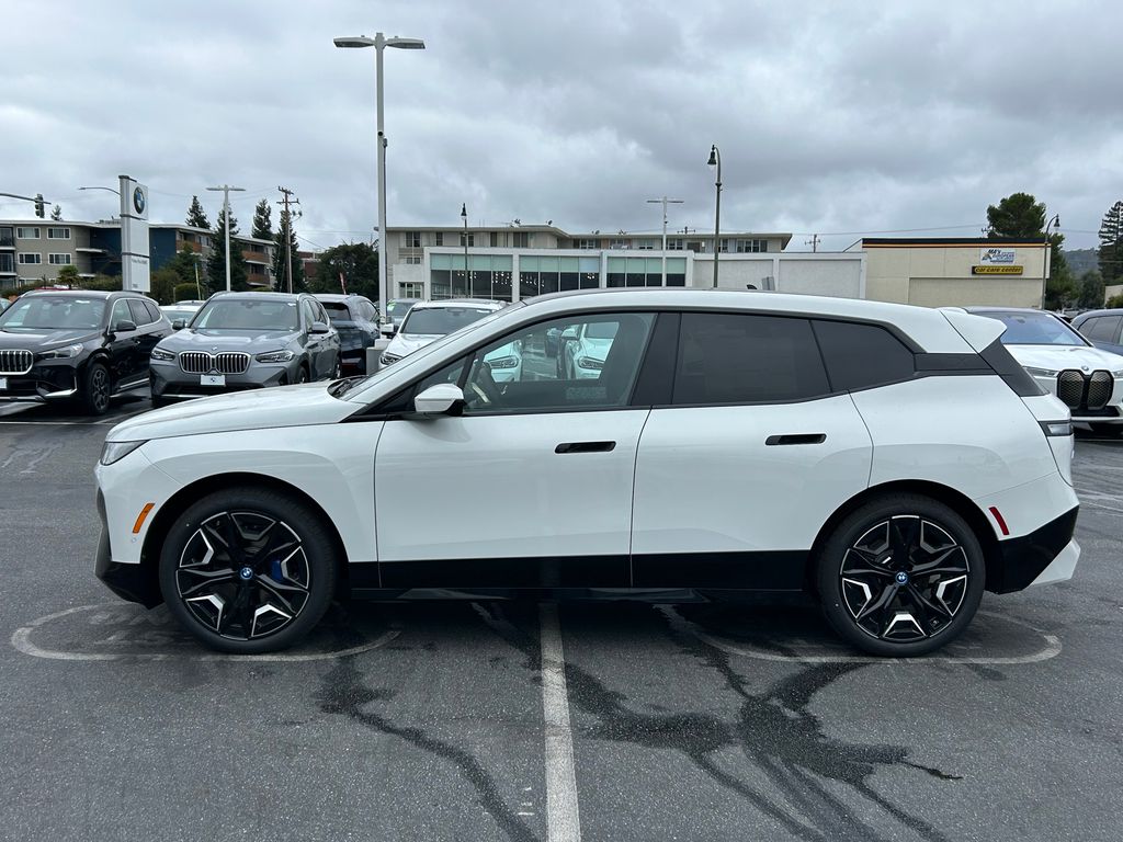 2025 BMW iX xDrive50 2