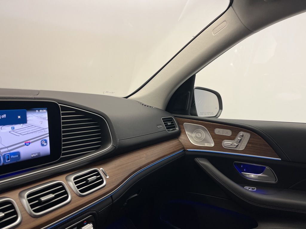 Thumbnail: 2025 Mercedes-Benz GLS - 21