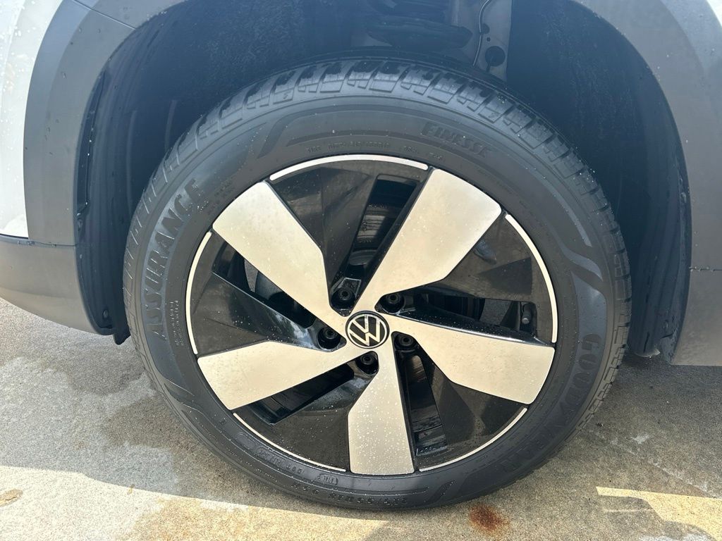 Used 2024 Volkswagen Taos SUV