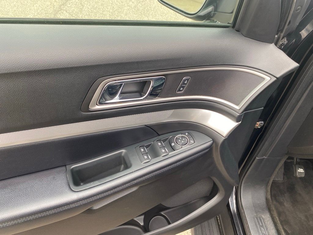2017 Ford Explorer XLT Black at Subaru and VW of Moon Township