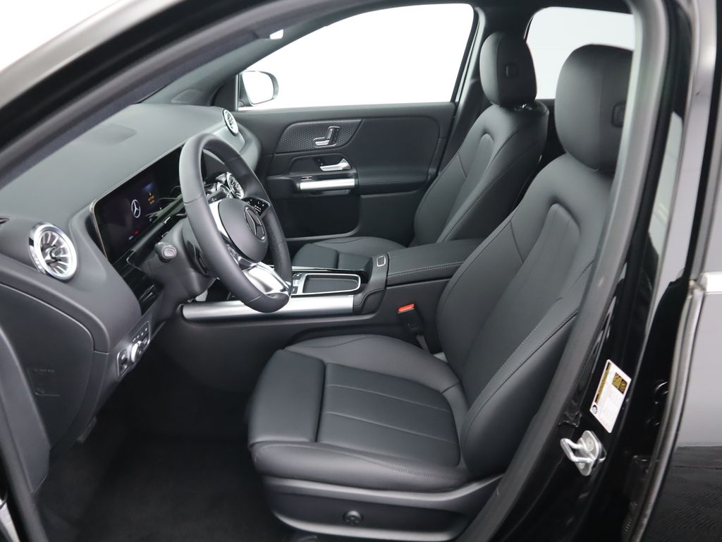 Thumbnail: 2025 Mercedes-Benz GLA - 21