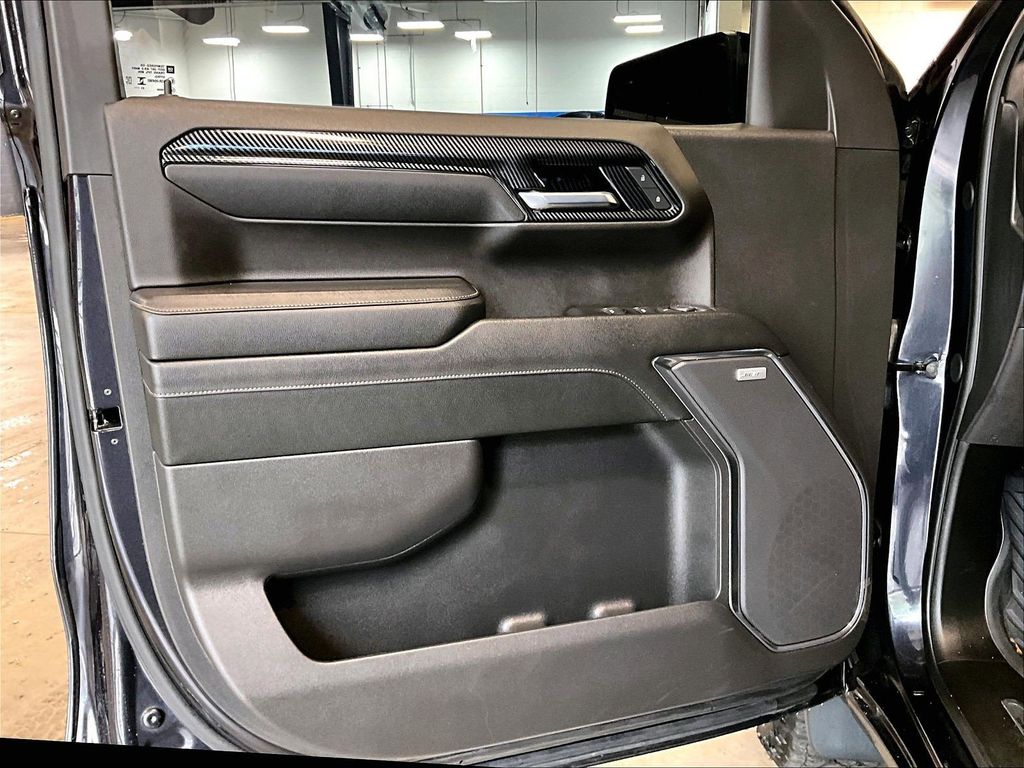 2024 Chevrolet Silverado 1500 — photo 9