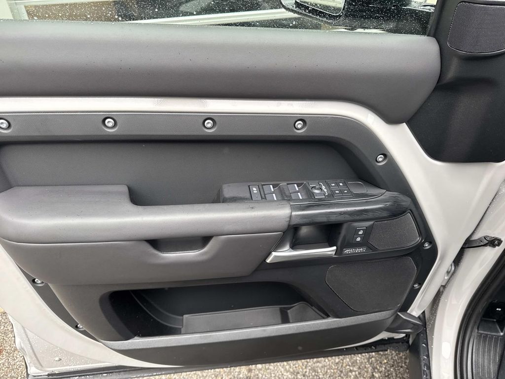 New 2026 Gray Land Rover X-Dynamic SE image 18