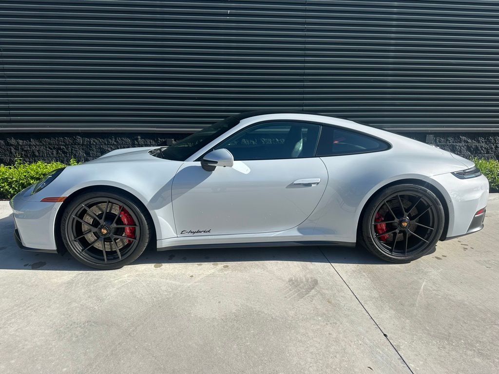 Thumbnail: 2025 Porsche 911 - 2