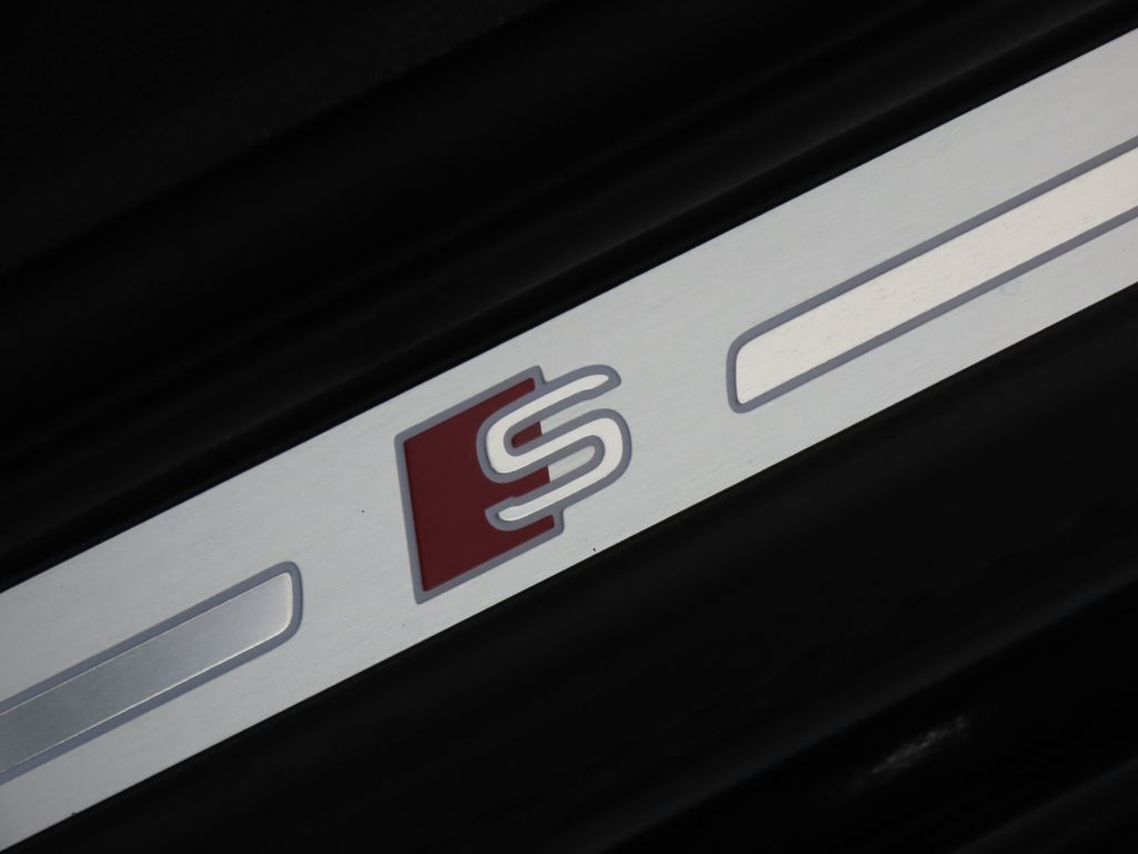 Thumbnail: 2026 Audi SQ7 - 32