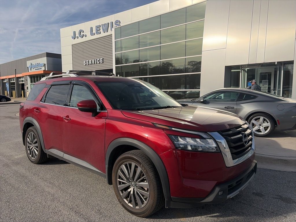 2022 Nissan Pathfinder SL 2WD