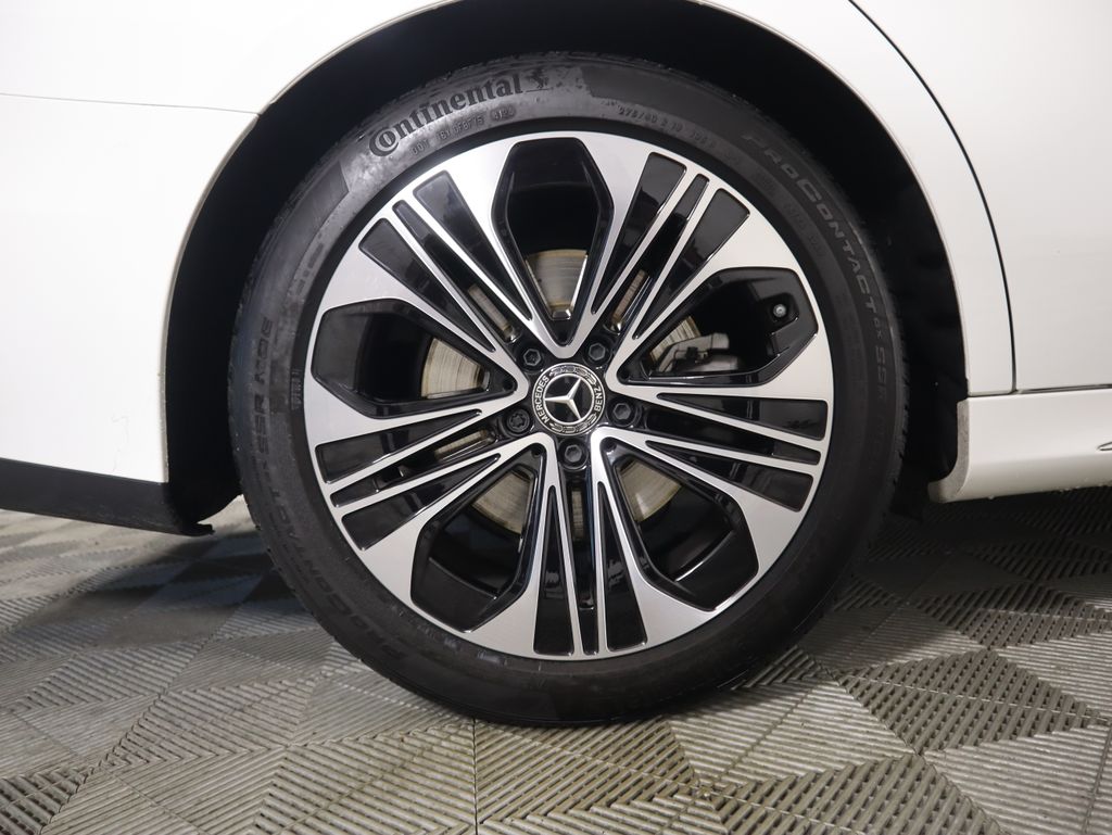 Thumbnail: 2025 Mercedes-Benz E-Class - 32