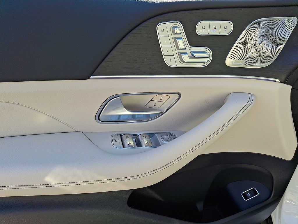 Thumbnail: 2026 Mercedes-Benz GLE - 8