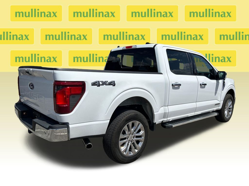Used 2024 White Ford XLT image 2