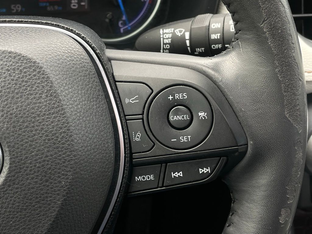 Thumbnail: 2020 Toyota RAV4 - 14