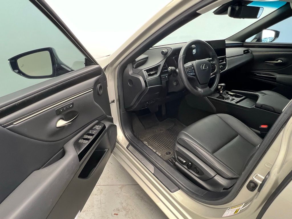 Thumbnail: 2023 Lexus ES - 21