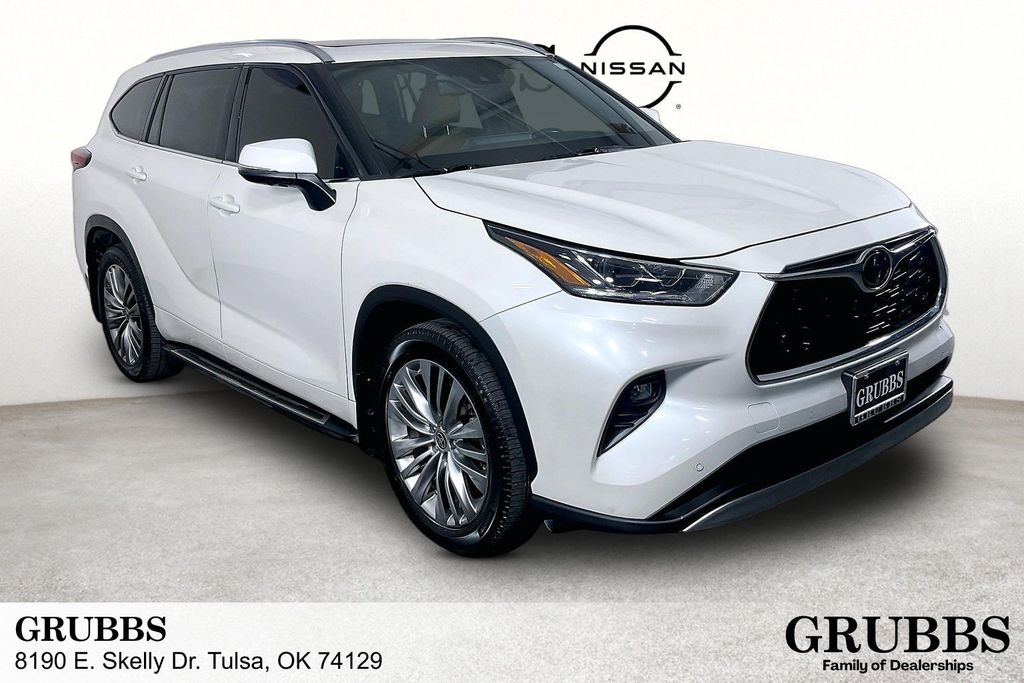 White (Blizzard Pearl) 2020 Toyota Highlander SUV / Crossover All-Wheel Drive 8-Speed Automatic