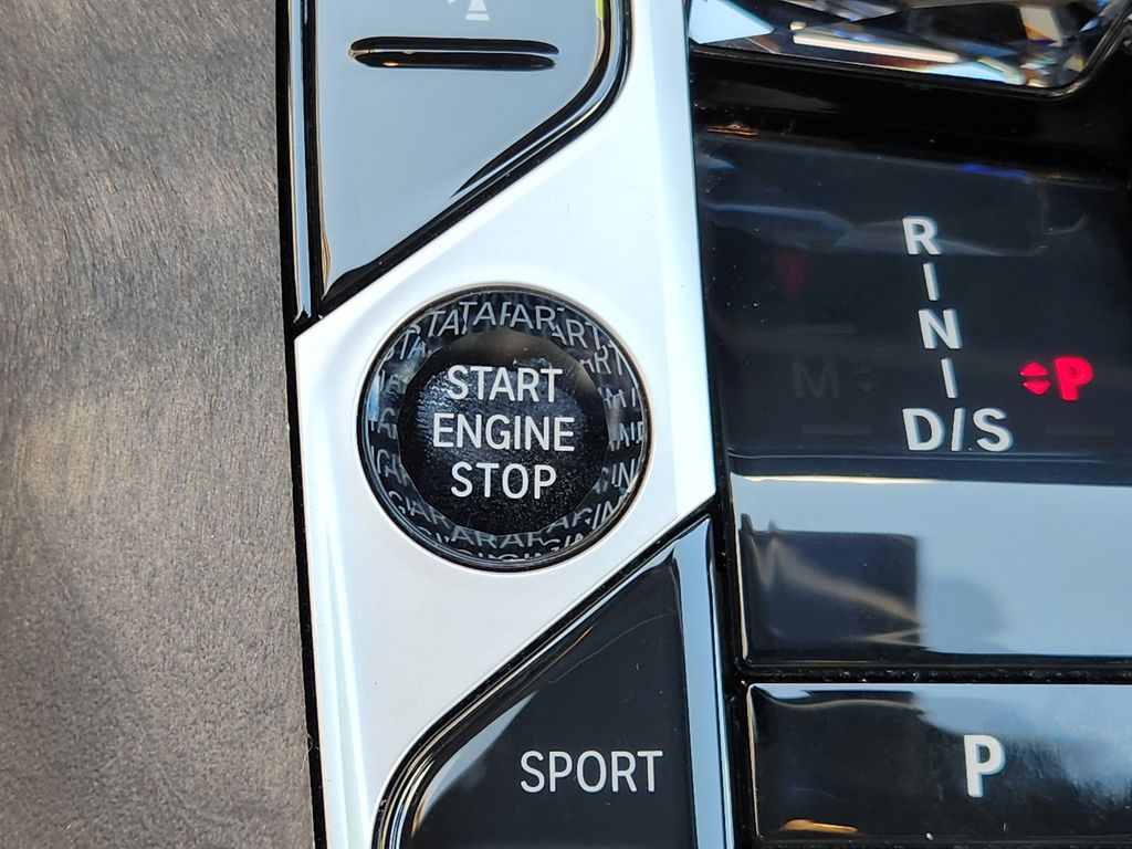 2023 BMW X7 xDrive40i White at Gullo Toyota