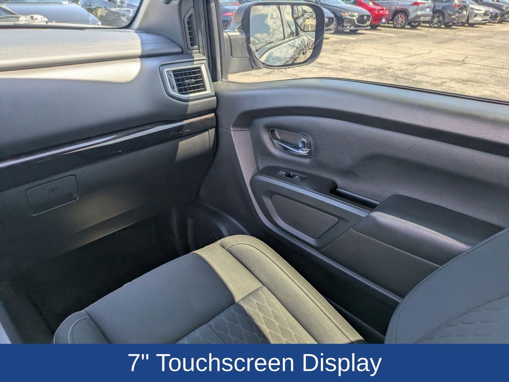 2019 Nissan TITAN SV