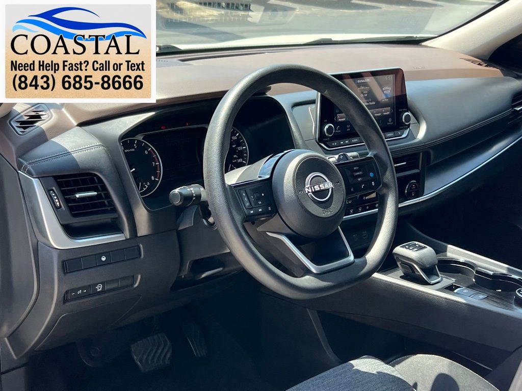 2023 Nissan Rogue SV - 5