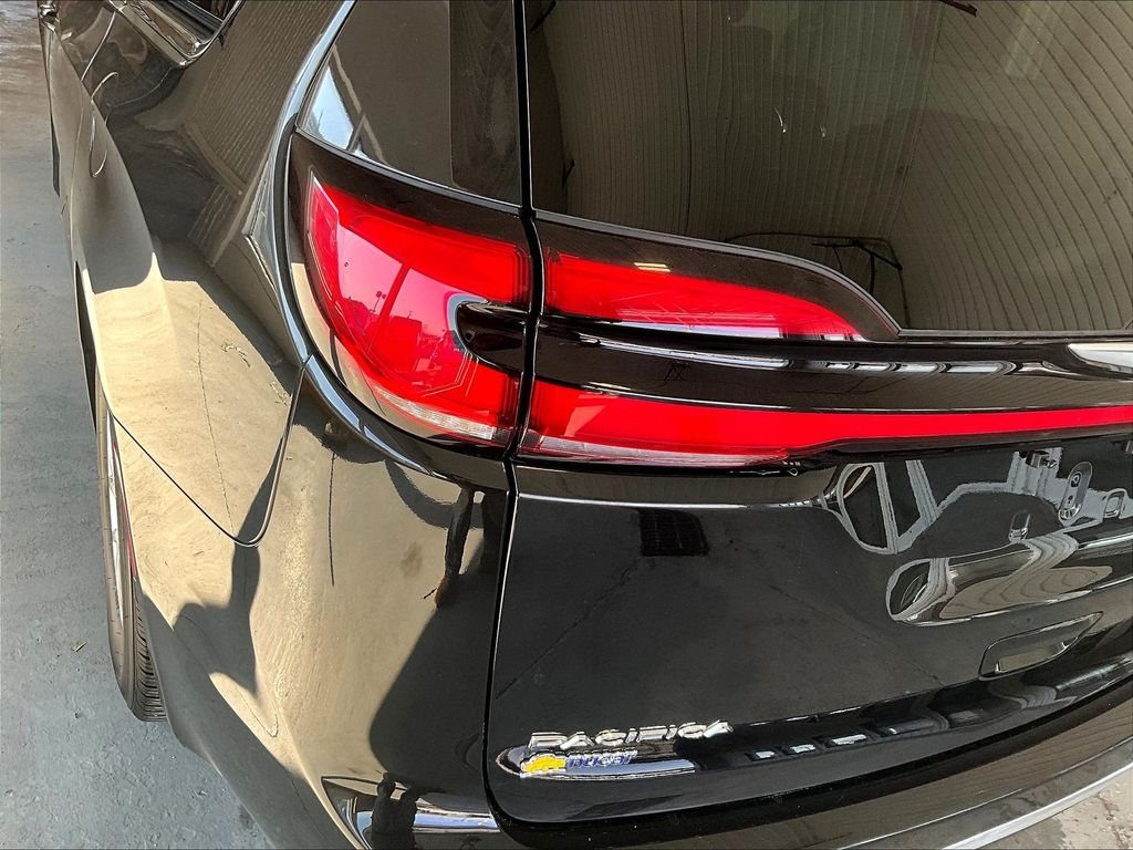 2023 Chrysler Pacifica — photo 33