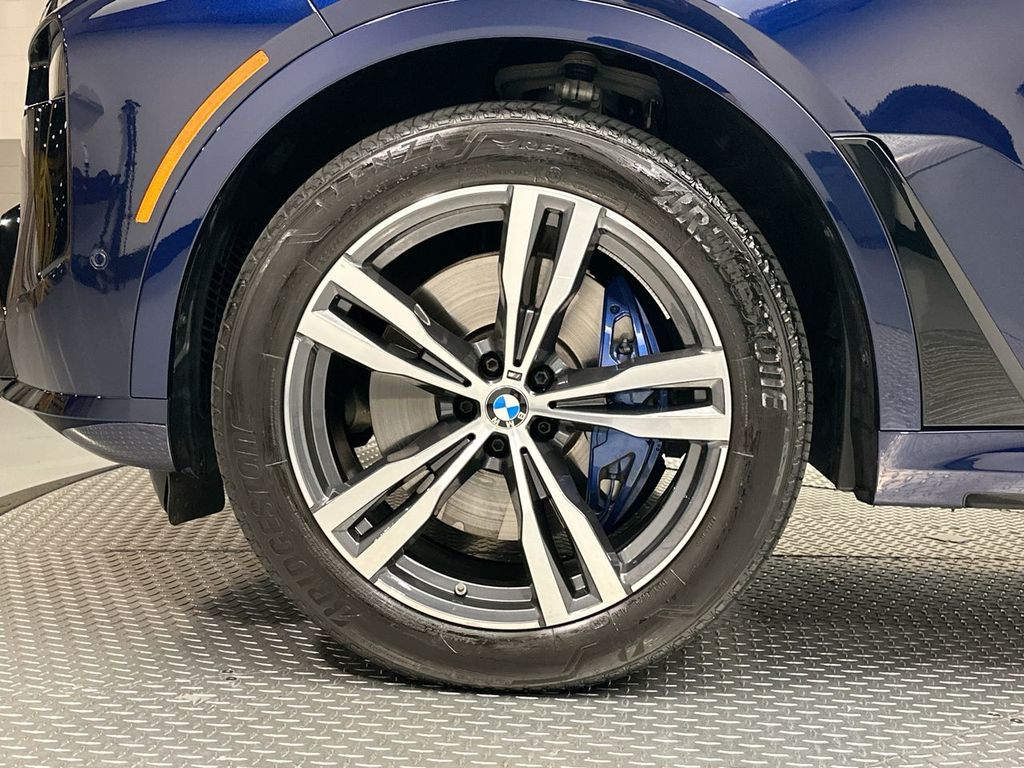 Thumbnail: 2025 BMW X7 - 5